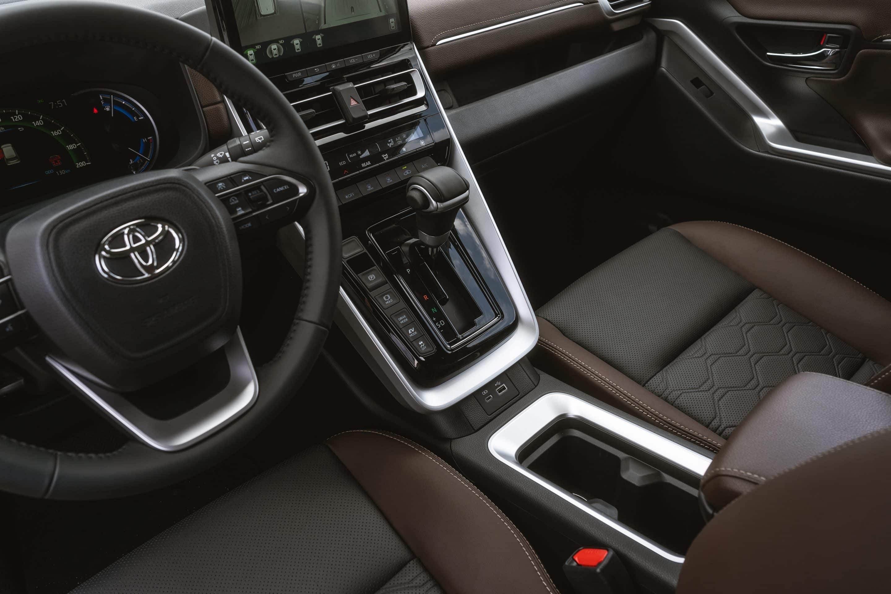 zenix-interior-2